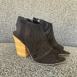 Vince Camuto Kimora Suede Open Toe Heeled Ankle Booties Black 6.5M